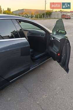Лифтбек Tesla Model S 2016 в Вознесенске