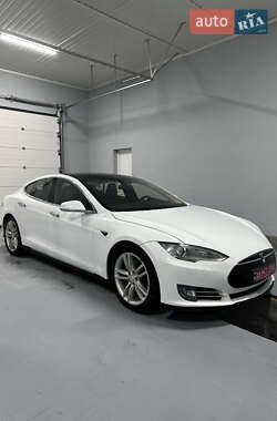 Tesla Model S  2015