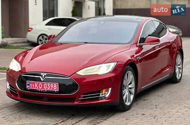 Tesla Model S 2015