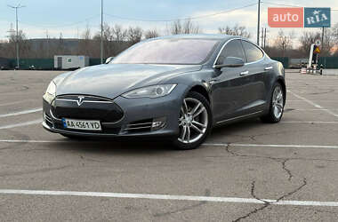Tesla Model S 2013
