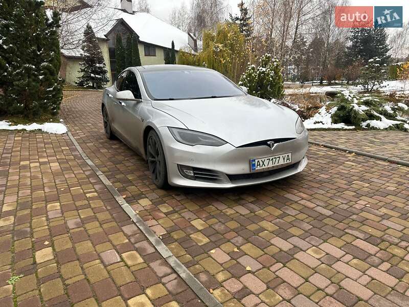 Лифтбек Tesla Model S 2015 в Харькове