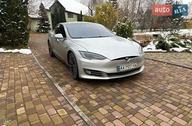 Tesla Model S 2015