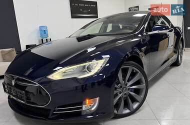 Tesla Model S  2015