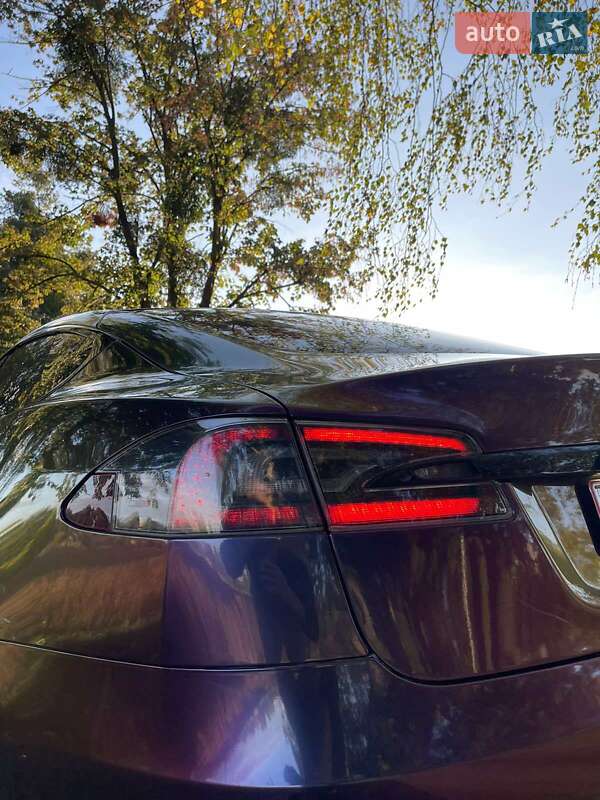 Ліфтбек Tesla Model S 2016 в Луцьку
