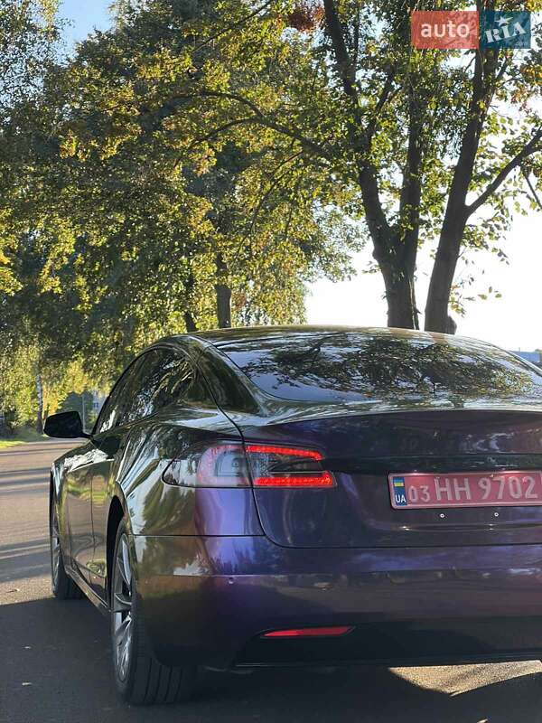 Ліфтбек Tesla Model S 2016 в Луцьку