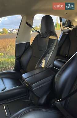Ліфтбек Tesla Model S 2016 в Луцьку