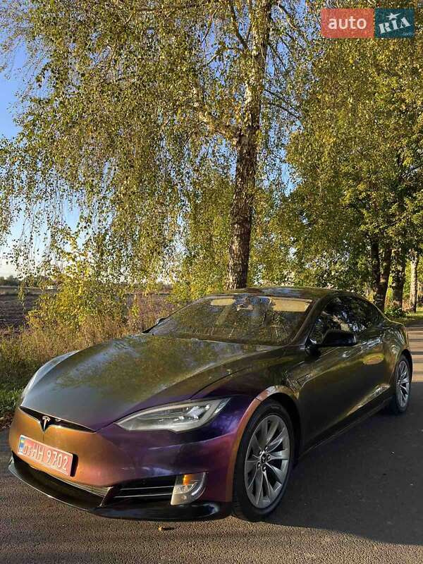Ліфтбек Tesla Model S 2016 в Луцьку