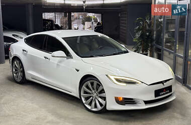 Tesla Model S 2016