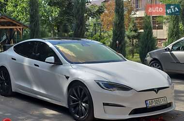 Tesla Model S  2021