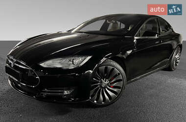 Tesla Model S  2015