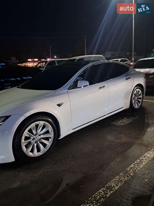 Ліфтбек Tesla Model S 2019 в Одесі фото 14 Ліфтбек Tesla Model S 2019 в Одесі