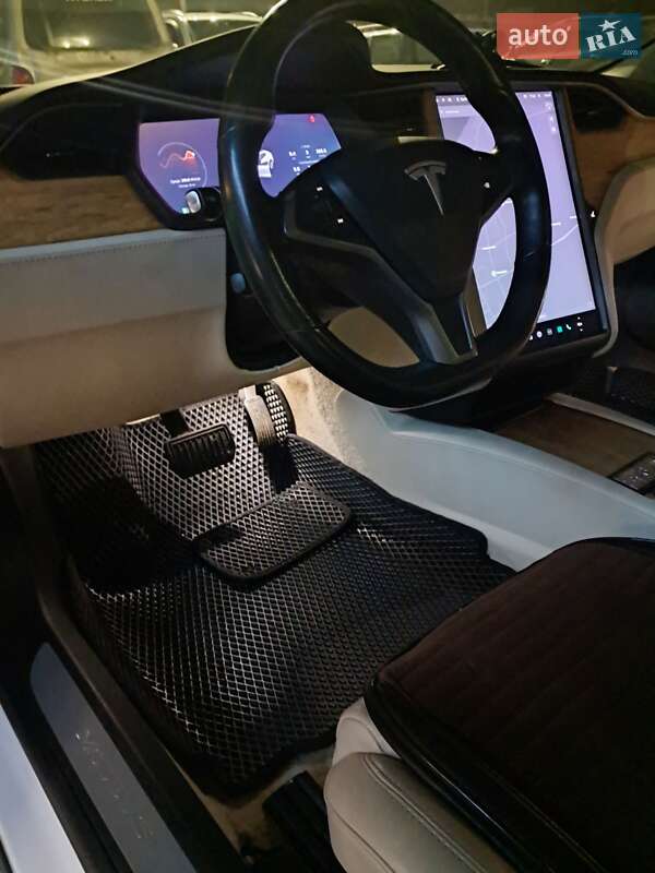 Ліфтбек Tesla Model S 2019 в Одесі фото 16 Ліфтбек Tesla Model S 2019 в Одесі