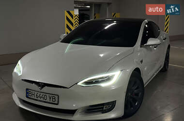 Tesla Model S 2020