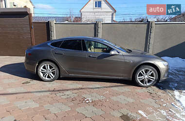 Tesla Model S 2015