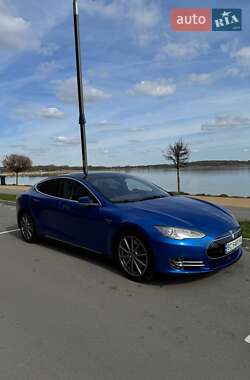 Tesla Model S  2015