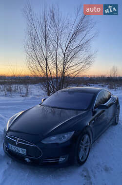 Tesla Model S 2015