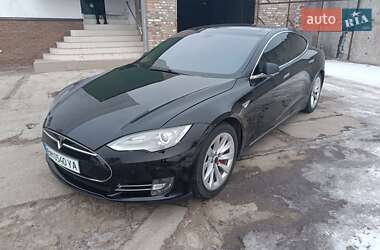 Tesla Model S 2014