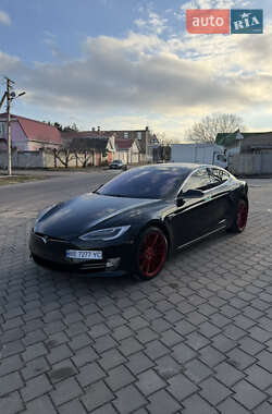 Tesla Model S  2018
