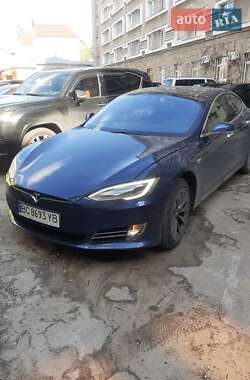 Tesla Model S  2020