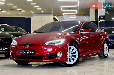 Tesla Model S 2019