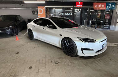 Tesla Model S  2021