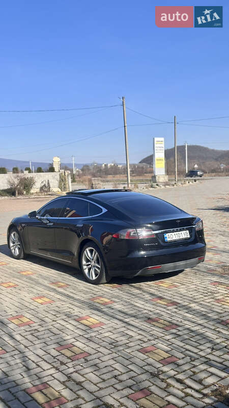 Ліфтбек Tesla Model S 2014 в Ужгороді