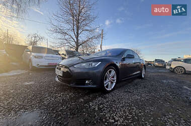 Tesla Model S 2015
