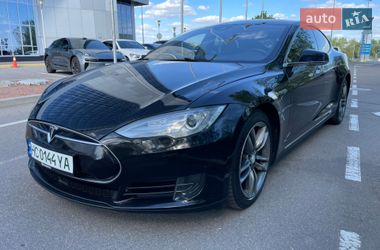 Tesla Model S  2015