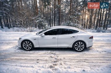 Tesla Model S 2016
