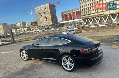 Лифтбек Tesla Model S 2015 в Львове
