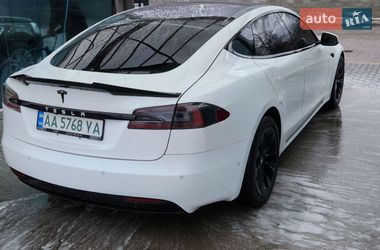 Ліфтбек Tesla Model S 2016 в Києві