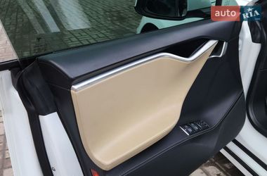 Ліфтбек Tesla Model S 2016 в Києві