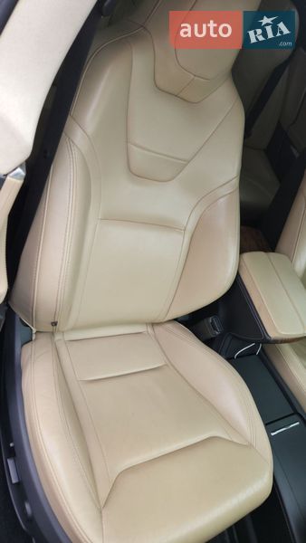 Ліфтбек Tesla Model S 2016 в Києві
