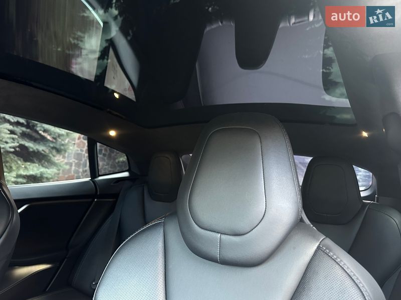 Лифтбек Tesla Model S 2018 в Киеве фото 39 Лифтбек Tesla Model S 2018 в Киеве