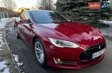 Tesla Model S 2015
