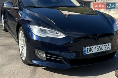 Tesla Model S  2015
