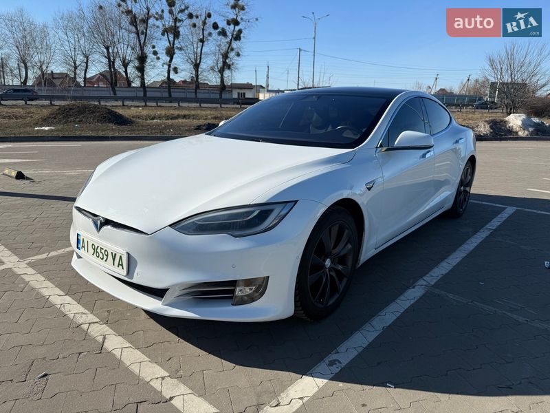 Ліфтбек Tesla Model S 2017 в Києві