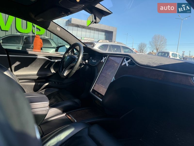 Ліфтбек Tesla Model S 2017 в Києві