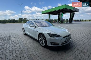 Tesla Model S  2015