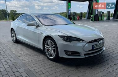 Ліфтбек Tesla Model S 2015 в Бершаді