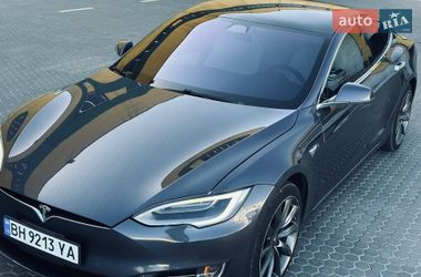 Tesla Model S  2020