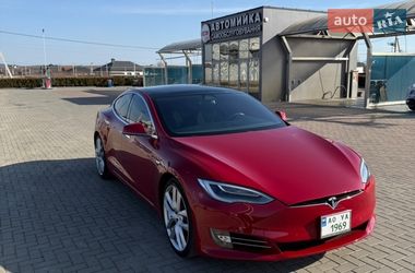 Tesla Model S  2020