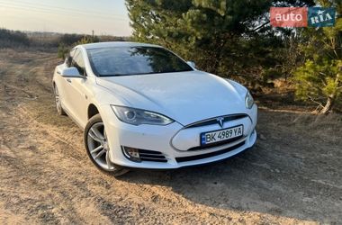 Tesla Model S  2015