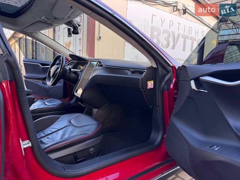 Ліфтбек Tesla Model S 2013 в Дрогобичі фото 46 Ліфтбек Tesla Model S 2013 в Дрогобичі