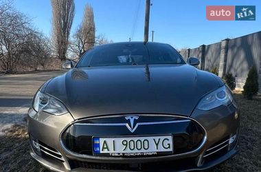 Tesla Model S 2015
