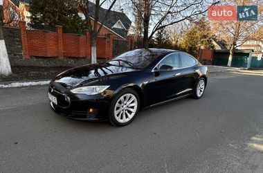 Tesla Model S 2015