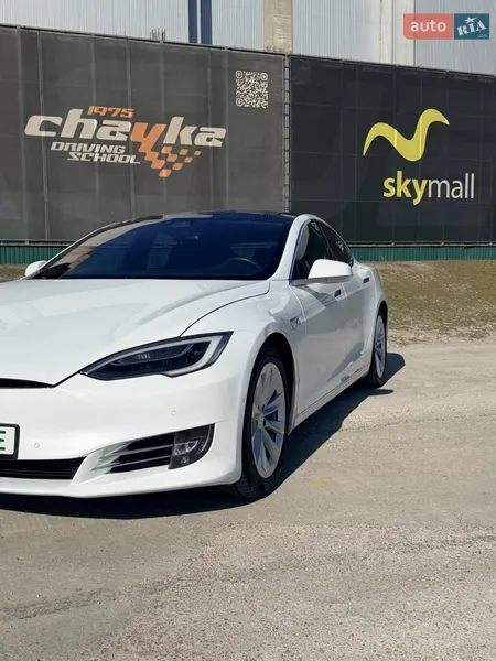 Tesla Model S 2018