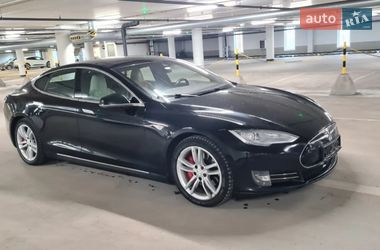 Tesla Model S  2015