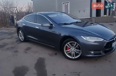 Tesla Model S 2014