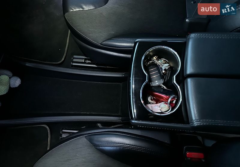 Лифтбек Tesla Model S 2014 в Ровно